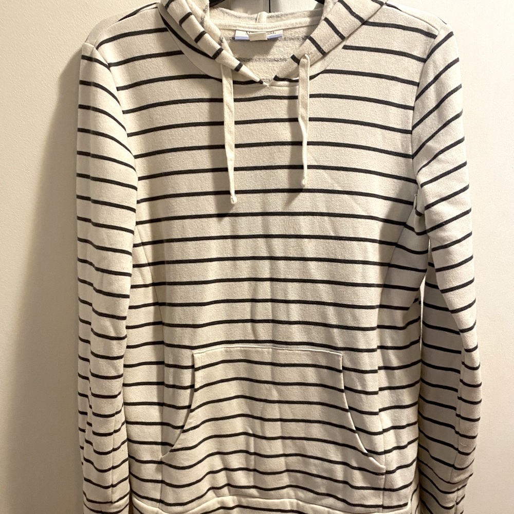 Striped hoodie for breastfeeding or pumping
